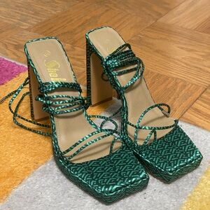 Satin geometric print platform heels